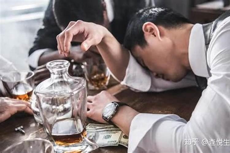 梦到和自己老板抱在一起