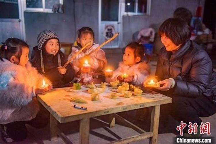 梦见亲人出车祸受伤了是什么意思
