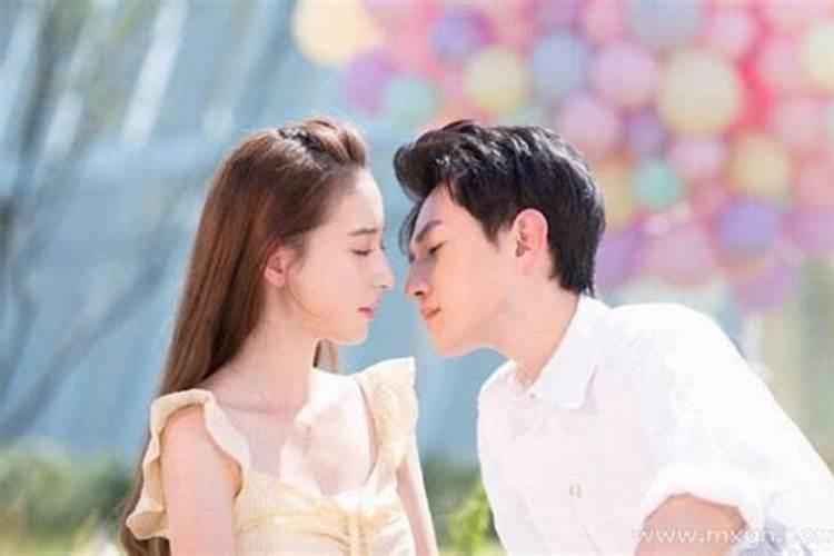 梦见老婆和情人都在一起的预兆