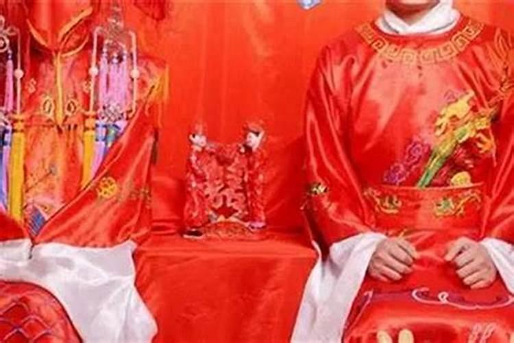 梦见天黑去邻居家提水