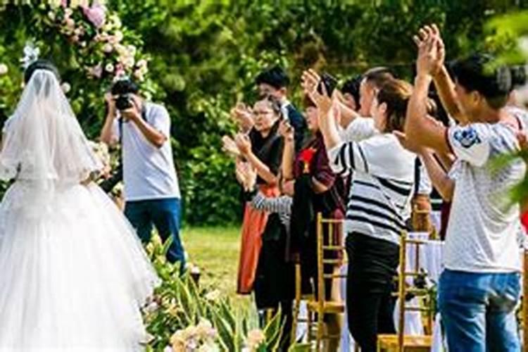 梦见朋友结婚去参加婚礼是什么意思
