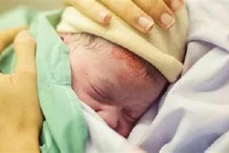 梦见他人生孩子预示什么
