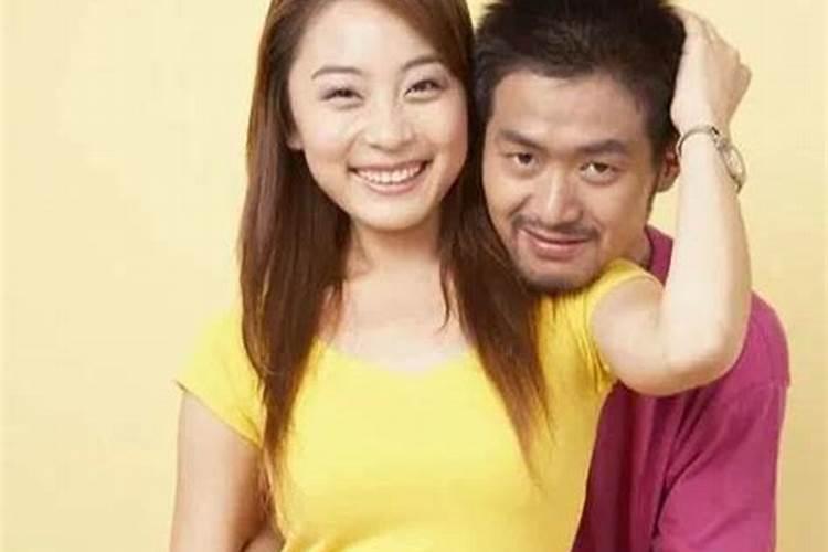 梦见自己老公与别的女人亲热的预兆