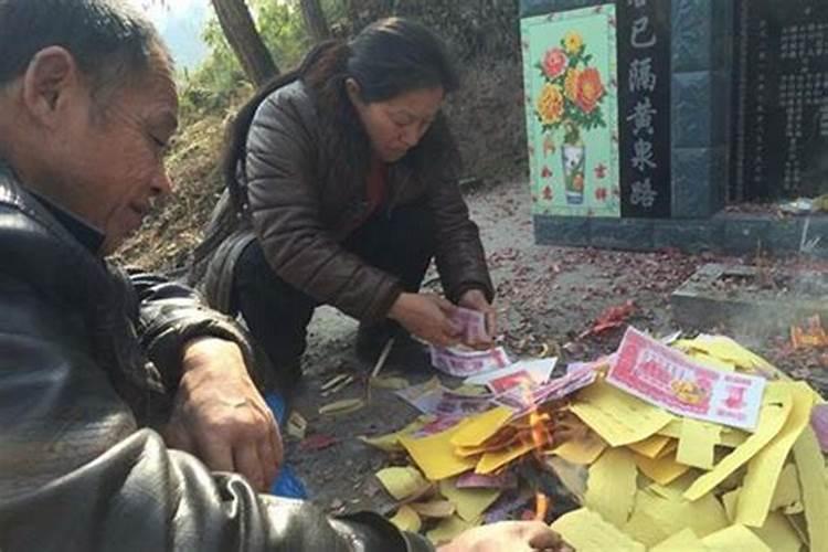 过年烧纸在小年前烧吗