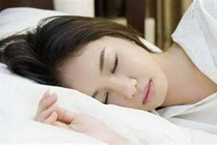 梦见老鼠在家里乱窜是什么意思