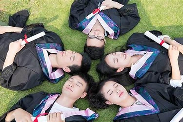 梦见同班同学预示着什么？
