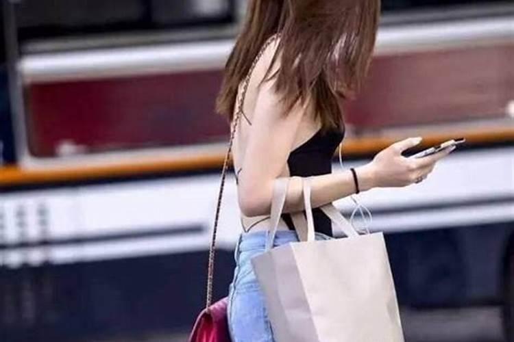 梦见别人老婆光身子的预兆