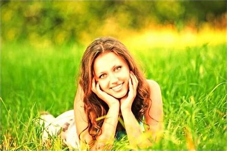 女人梦见已婚的妹妹来家里