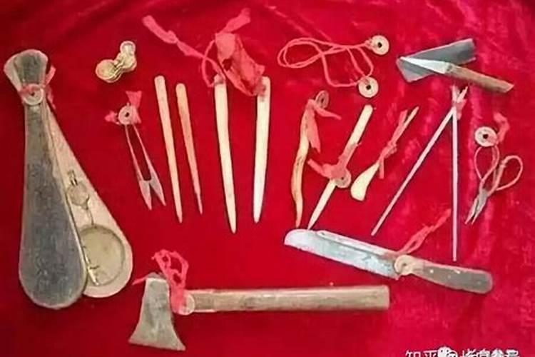 梦见死去叔叔家起好多人参？