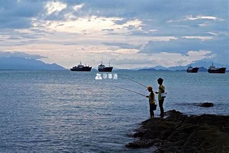周公解梦大全梦见大海海水,梦见又蓝又干净的大海