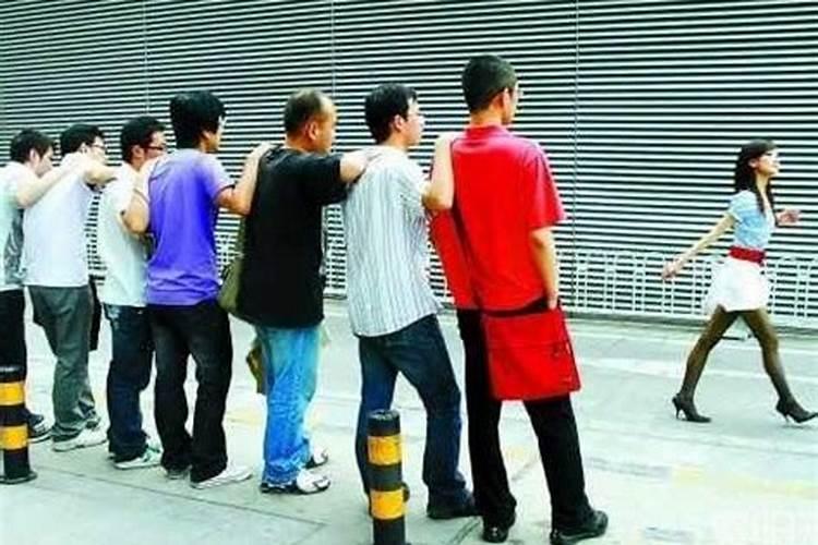 梦见房子被水冲塌了是什么意思 梦见房子被水冲塌了好不好