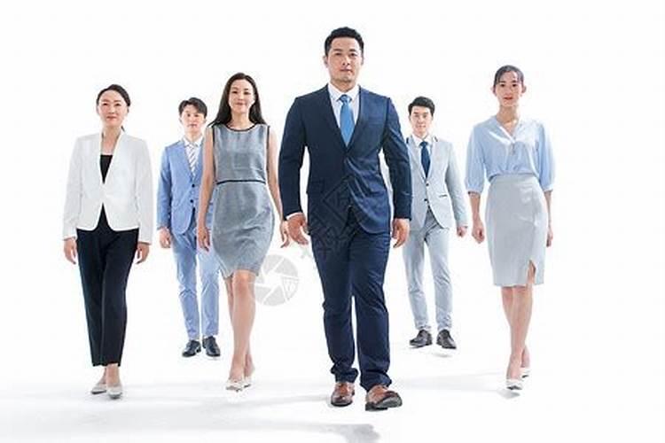 梦见白头发的女人向自己走来？