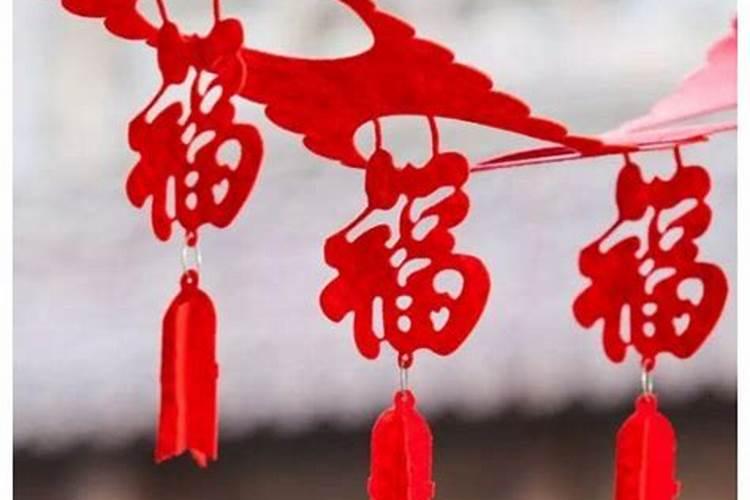 每年正月初一就同一个人送钥匙扣上有铃铛什么意思