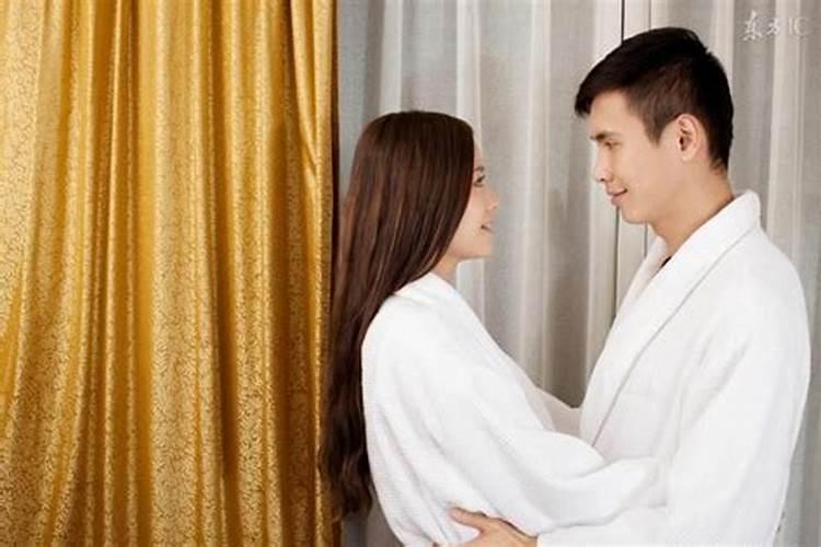 梦见梦见已离婚的老婆回来在自己床睡觉