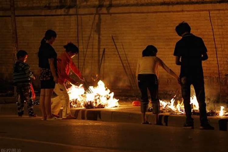 中元节什么时间上坟 中元节适合什么时候上坟