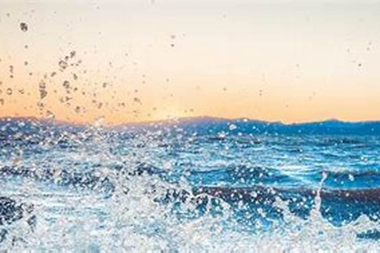 梦见海水涨潮
