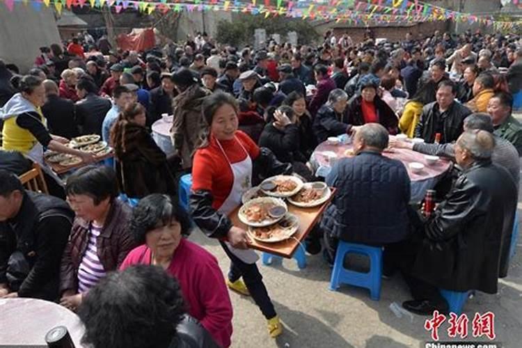 请人帮忙算下孩子的生辰八字并取名