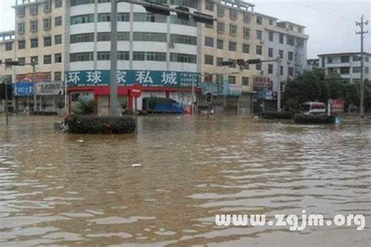 梦见特别大的洪水,预示着什么？