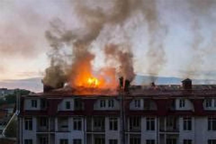 梦见隔壁家失火了？