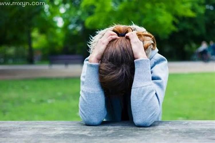 梦见最喜欢的女同学不跟我说话的预兆