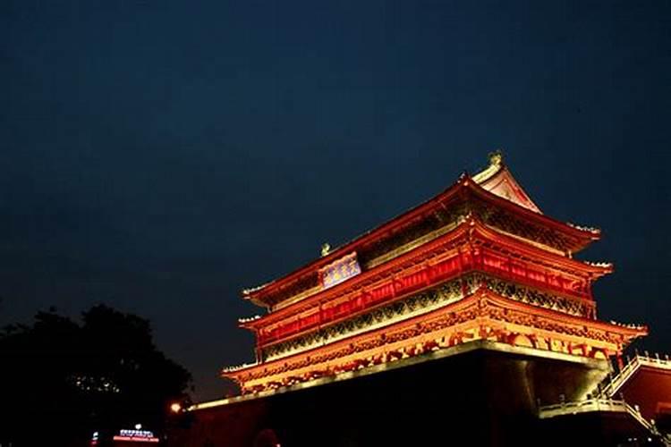 西安有什么名胜古迹和自然美景啊？？