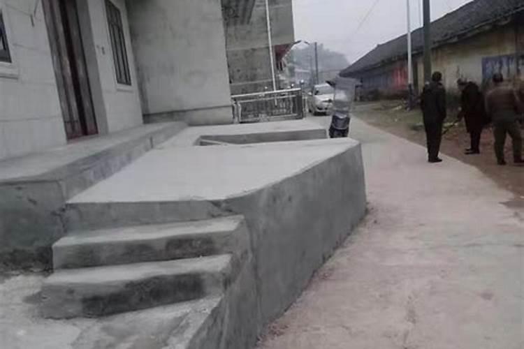 梦见别人盖房子堵住了我的路什么意思