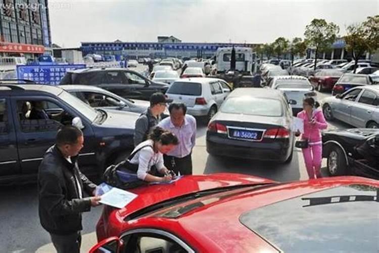 梦到自己买车了开新车
