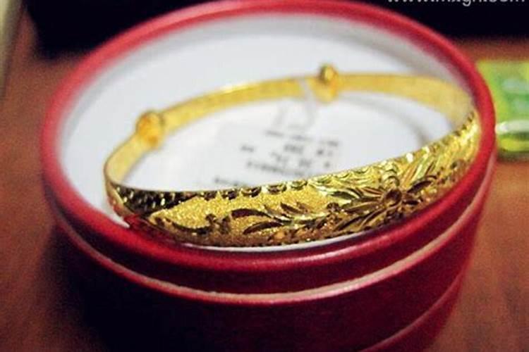 梦见买黄金首饰是什么意思