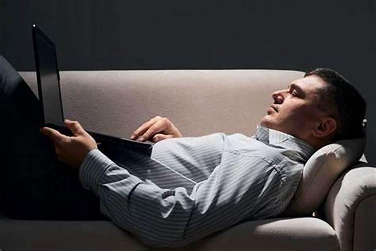 梦见朋友深夜骑车送我回家