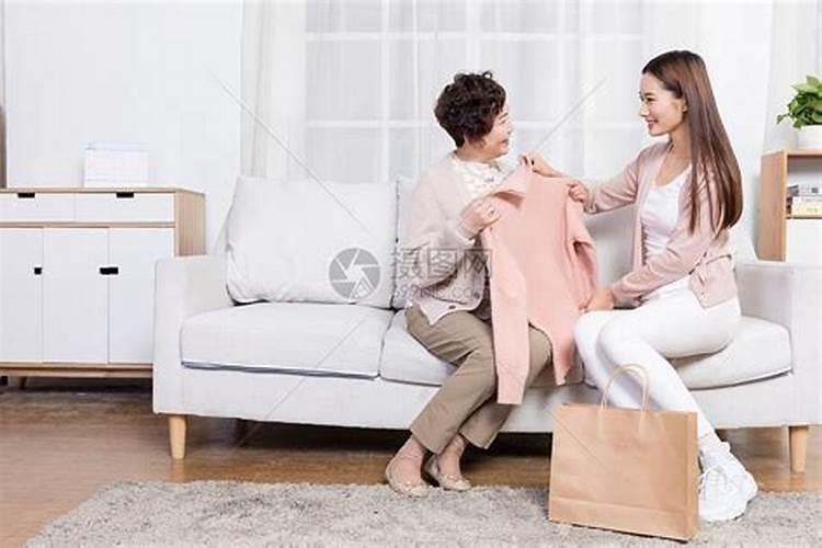 梦见我给死去的亲人买衣服的预兆