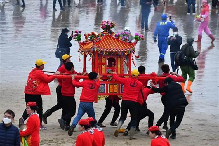 命理学中如何通过大运流年推断出命主的婚姻吉凶