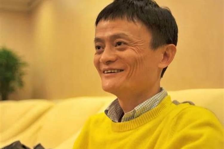 梦见和同学在一起吃饭