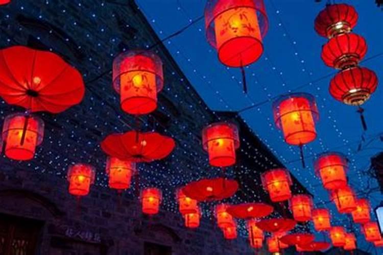 晨昏线与极圈相切于极点,为什么此时太阳直射点在极点上？