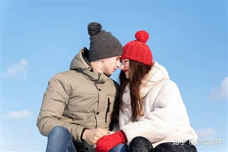 梦见老婆和别的男人暧昧自己很生气