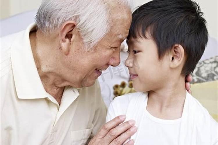 梦见死去的外公活着跟我说话