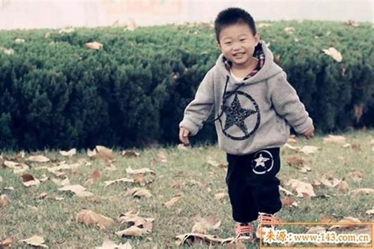 小度小度明天立秋应该吃什么饭呢？