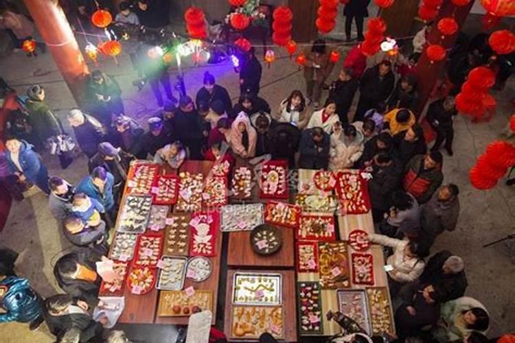 连续两天做梦梦到自己初恋 她还喜欢我。但是我们好久没见了 我也好久...