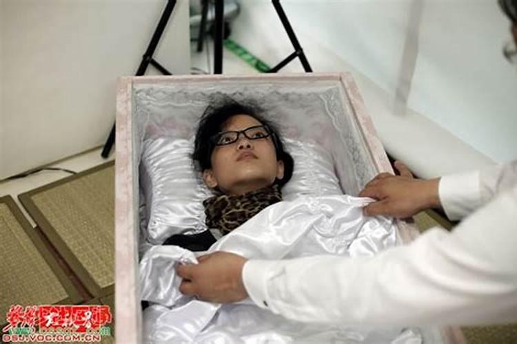 梦见自己的哥哥死了是什么意思