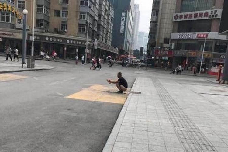 梦见梦到很多陌生人