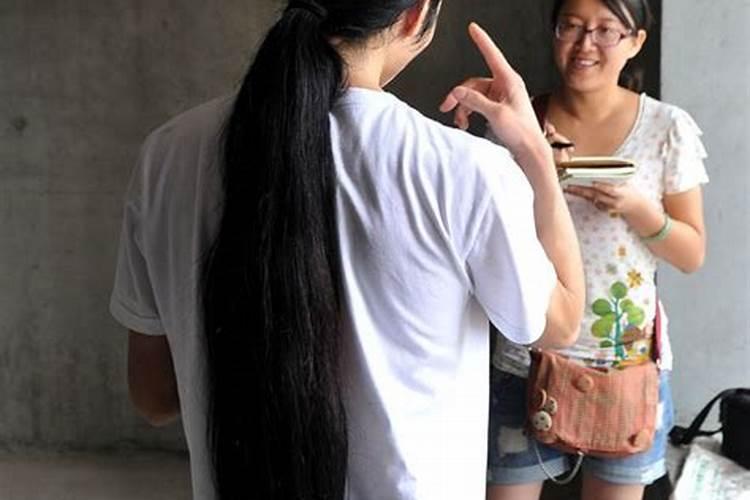 梦见掉头发周公解梦说会守寡真的吗
