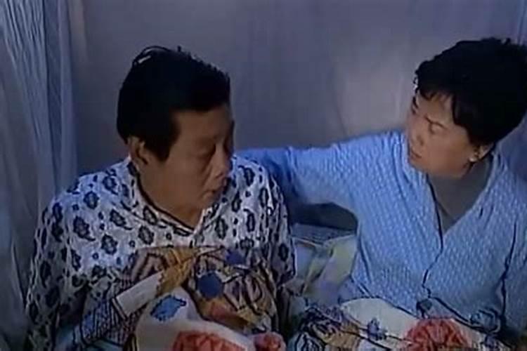 梦见梦穿已故的亲人的衣服的预兆
