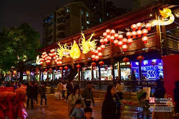 梦见自己与家里人很开心