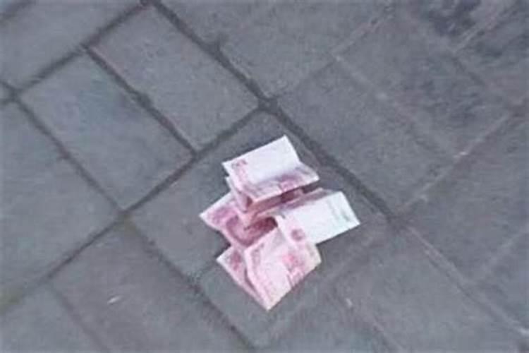 梦见回到家乡吃宴席