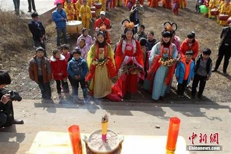 梦见与异性亲密接吻是什么意思