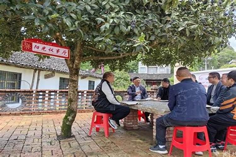 梦到活着爸爸去世预示着什么