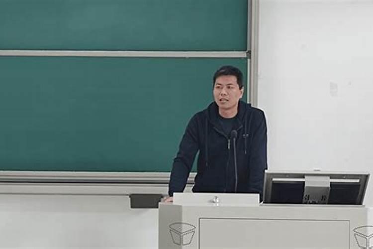 梦见一条红色的蛇有什么预兆？是什么意思？