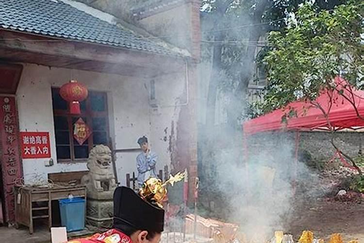 梦见翻车但是人没事是什么意思