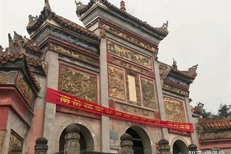 俗语“腊月三十登高台,正月初一要捡柴”,啥讲究？