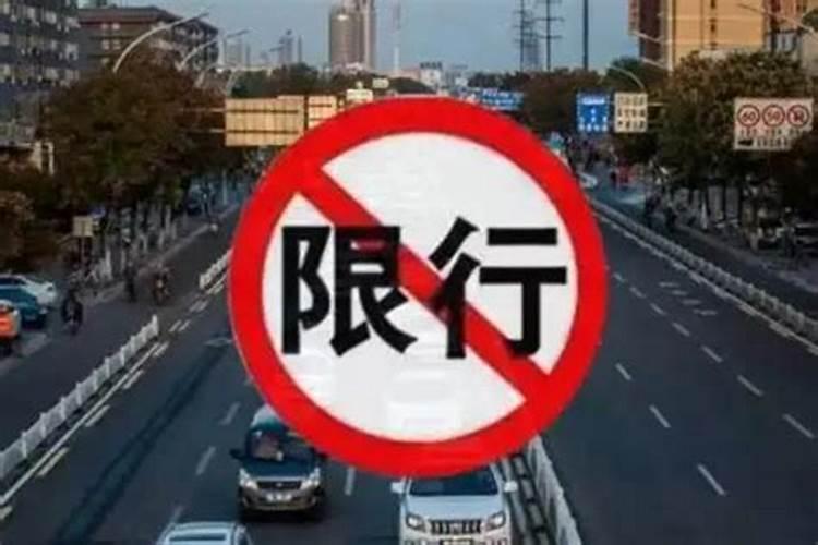 梦见自己手被割了很深的口子流血