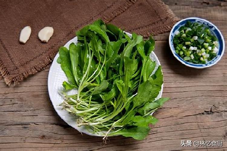 腊八粥片段中的叹气是指什么从中可以体会到什么？